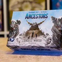 Brettspiel "Ancestors: Endless Winter" Expansion. Eine Familie trotzt dem eisigen Wind, um zu überleben.
