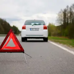 Czy można holować auto bez przeglądu? Poznaj zasady i konsekwencje