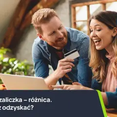 Para młoda dyskutuje, czy zadatek jest zwrotny, przeglądając ofertę CashFix.