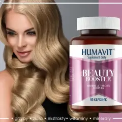 Piękna kobieta z lśniącymi włosami obok suplementu diety Humavit Beauty Booster. Sprawdź, jakie witaminy na włosy są w składzie!