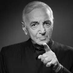 Charles Aznavour: Niezapomniana historia życia i muzyki legendy