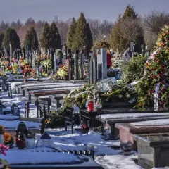Jak łatwo dojechać na cmentarz Wólka Węglowa – wskazówki i trasy