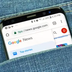 Jak włączyć wiadomości Google w telefonie i nie przegapić ważnych informacji