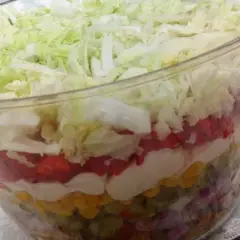 Sałatka gyros jakie warstwy – idealna kolejność składników i triki