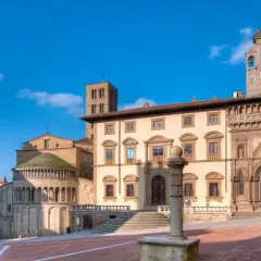 Arezzo atrakcje: odkryj najpiękniejsze miejsca w średniowiecznym mieście
