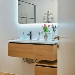 Instalar luz espejo baño: Guía segura y paso a paso (REBT y IP44)