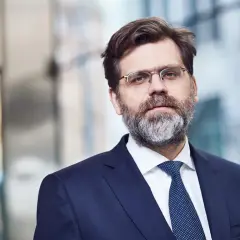 Doradca podatkowy a prawnik: kluczowe różnice i wybór eksperta