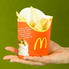 Duże frytki McDonald's: Waga, kalorie i wartości odżywcze (144g)