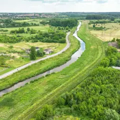 Malownicze trasy rowerowe Częstochowa wzdłuż rzeki i terenów zielonych. Idealne miejsce na aktywny wypoczynek.