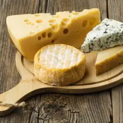 Jaki ser do burgera? Wybierz najlepszy ser i opanuj topienie