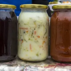 Pasteryzacja zup w słoikach: Prosty poradnik, by cieszyć się smakiem!