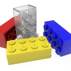Bunte LEGO-Steine, rot, gelb, blau und transparent, bereit zum Lego waschen.