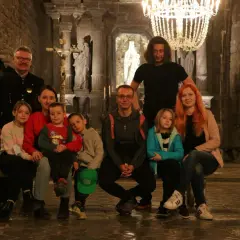 Rodzina w Kopalni Soli Wieliczka. Ciekawostki o podziemnym świecie soli.