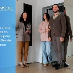 Une agent immobilière accueille un couple. Le texte indique une réforme protégeant le locataire en cas de congé pour vente non conforme.