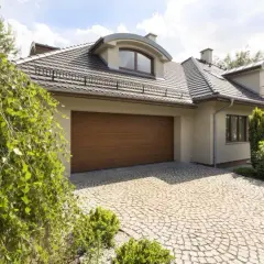 Z czego zrobić podjazd do domu? Najlepsze materiały i porady