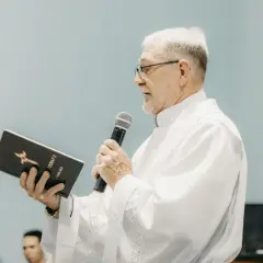 Jak czytać czytanie w kościele i uniknąć stresu podczas wystąpienia