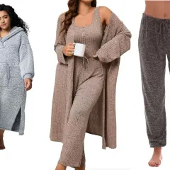 Trzy zestawy odzieży domowej plus size: szary szlafrok z kapturem, beżowy komplet z kardiganem i szare spodnie dresowe.