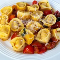 Domowe tortellini z serem: przepis krok po kroku na idealne pierożki