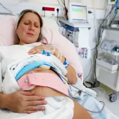 Celeston nie przyspiesza porodu, ale wspiera rozwój płuc płodu