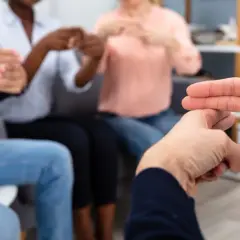 Ochrona zdrowia osób niesłyszących: wyzwania w dostępie do usług medycznych