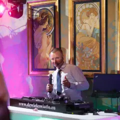 DJ na wesele: Jakie pytania zadać, by wybrać idealnego?