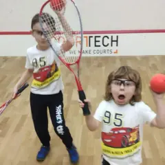 Squash Legionowo: Najlepsze oferty i zajęcia dla każdego gracza