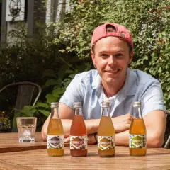 Kombucha: Cukier wróg czy paliwo? Ile go zostaje?