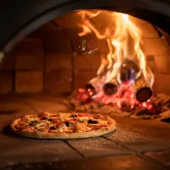 Pizza w piekarniku elektrycznym: Jaka temperatura da idealny efekt?