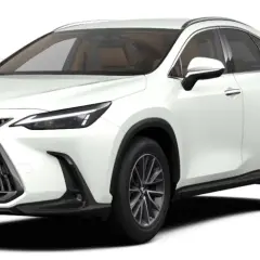 Un blanco Lexus NX 450h listo para tu prueba de manejo. Elegancia y tecnología en un SUV híbrido.