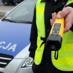 Po jakim czasie policja doprowadza do ZK? Sprawdź terminy i procedury