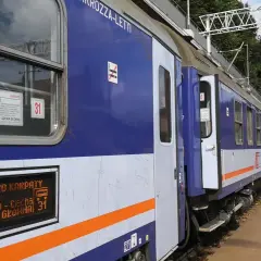 Pociąg TLK 35170 Karpaty z Gdyni Głównej do Zakopanego, wagon 31. Rozkład miejsc widoczny na wyświetlaczu.