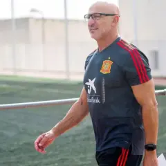 Luis de la Fuente y su impresionante musculatura a los 63 años