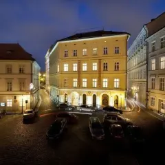 Ile kosztuje nocleg w Pradze? Odkryj, jak zaoszczędzić na podróży