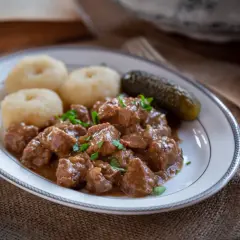 Z czego zrobić gulasz - najlepsze składniki i sprawdzone przepisy