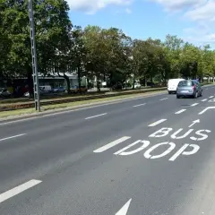 Czy bus jest samochodem osobowym? Odkryj ważne różnice i fakty