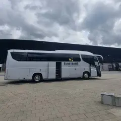 Nowy autokar Eurotrans czeka na podróżnych. Sprawdź, jaka jest wynajem autokaru cena i zaplanuj wycieczkę!