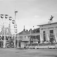 Ett pariserhjul i Paris, en nöjespark med en imponerande utsikt.