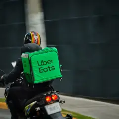 Gdzie kupić kebab z baraniny w Poznaniu? Sprawdź najlepsze miejsca