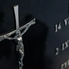 Jak sprawdzić datę pogrzebu w Lesznie i uniknąć nieporozumień