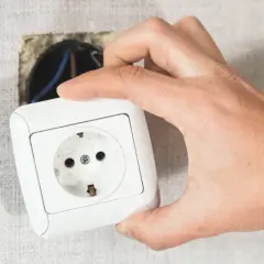 Po co uziemienie w gniazdku? Klucz do bezpieczeństwa w domu