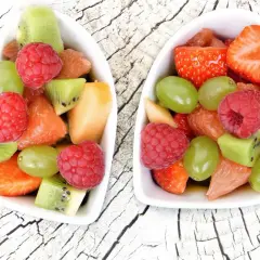 Nietuczące przekąski: 150 kcal, które pokochasz (gotowe i domowe)