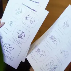 Instrukcje dla właścicieli psów reaktywnych: nauka komendy "zostaw" i samokontrola.