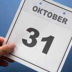 Ein Kalenderblatt zeigt den 31. Oktober, den Reformationstag feiertag.