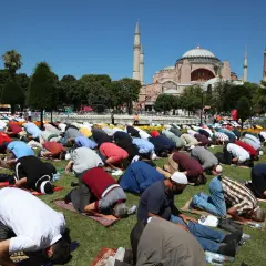Ile dokładnie trwa modlitwa muzułmanów? Sprawdź czas i etapy salat