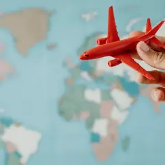 Ile dokładnie trwa lot do Chin? Sprawdź czas z różnych miast w Polsce