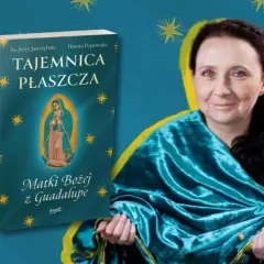 Książka "Tajemnica Płaszcza Matki Bożej z Guadalupe" i kobieta okryta turkusowym welurem.