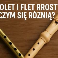 Złoty flet i beżowy flet prosty leżą obok siebie, porównując ich brzmienie.