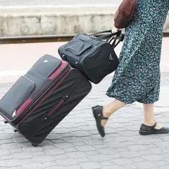 Otwórz walizkę długopisem? Poznaj słabość zamków i chroń bagaż!