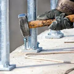 Kotwy do betonu: wybór, montaż i błędy poradnik eksperta