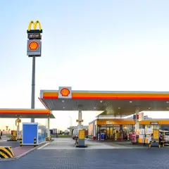 Stacja paliw Shell z McDonald's i McCafe. Sprawdź aktualne shell promocje i zatankuj V-Power.